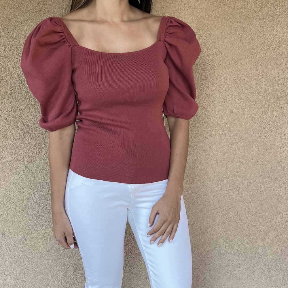 Winslow Collections, 3/4 puffed sleeve Rust red sweater, size Small